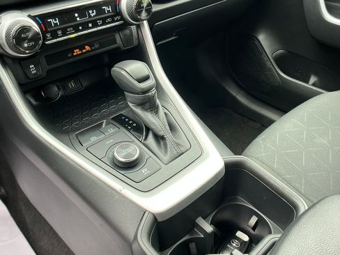 Used 2025 Toyota RAV4 XLE image 20