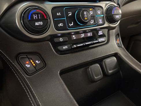 Used 2017 Chevrolet Suburban LT w/ Luxury Package image 43