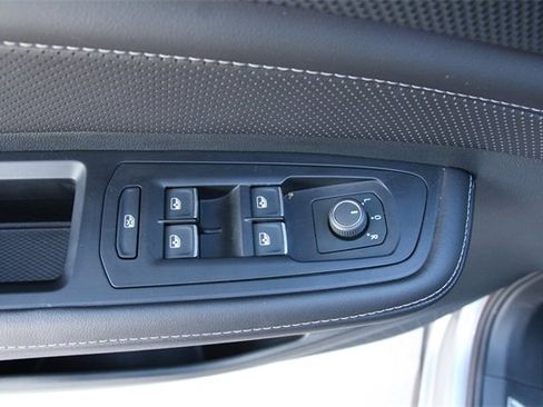 Certified 2025 Volkswagen Atlas Cross Sport SEL R-Line image 13