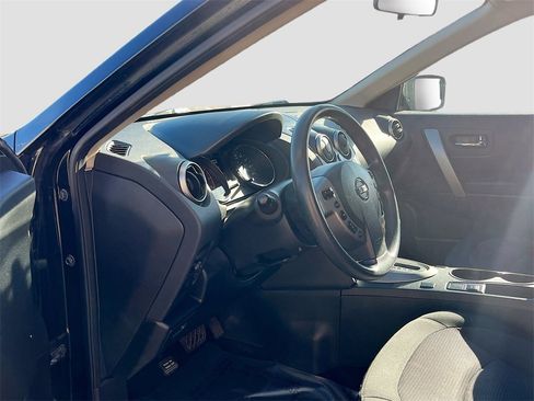 Used 2012 Nissan Rogue SV w/ Premium Pkg image 9