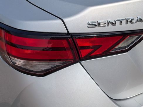 Used 2020 Nissan Sentra SV image 13