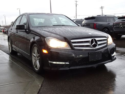 Used 2013 Mercedes-Benz C 300 Sport image 6
