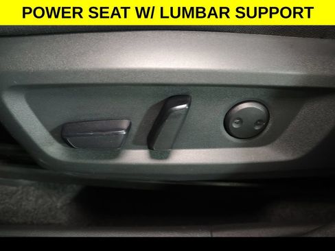 Used 2025 Nissan Rogue SV AWD/4WD image 2