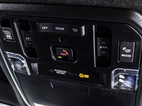 Used 2023 Toyota Tundra Platinum AWD/4WD image 28