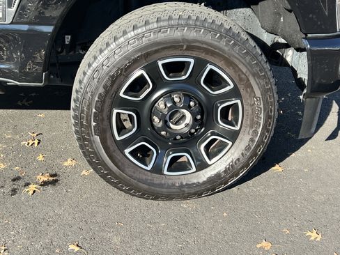 Used 2024 Ford F350 Platinum image 13