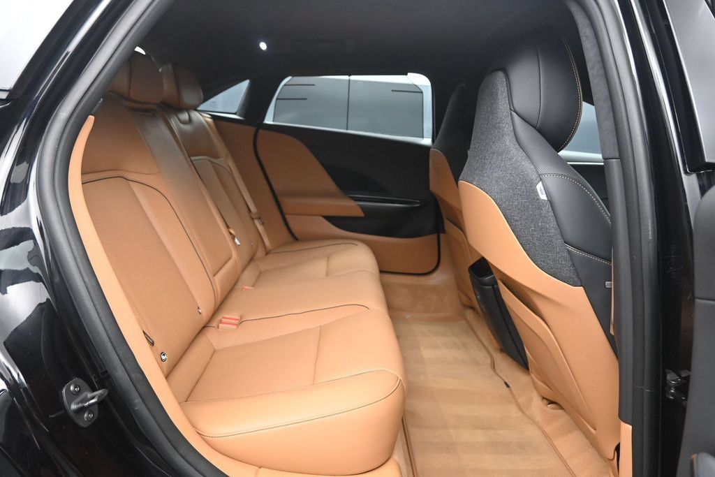 Used 2024 Lucid Air Touring AWD/4WD image 11