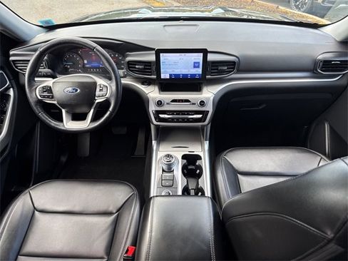 Used 2022 Ford Explorer XLT w/ Equipment Group 202A image 25