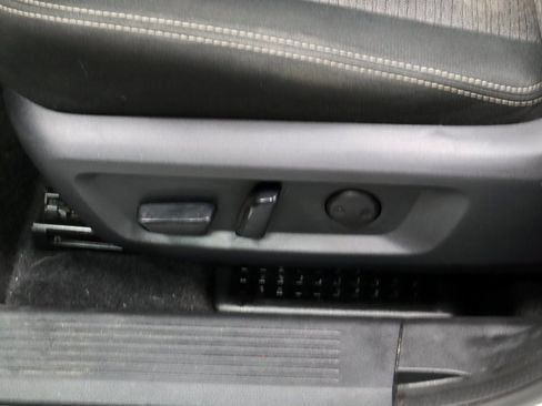 Certified 2022 Nissan Rogue SV image 26