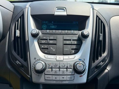 Used 2015 Chevrolet Equinox LS FWD image 12