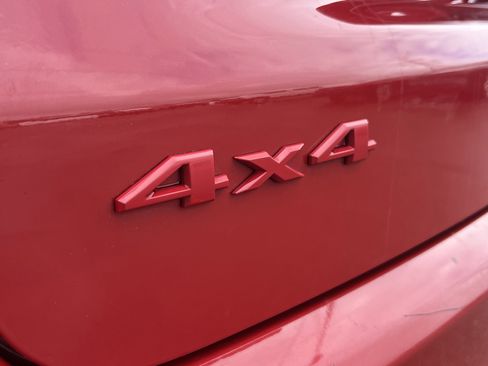 Used 2023 Jeep Compass Limited image 11