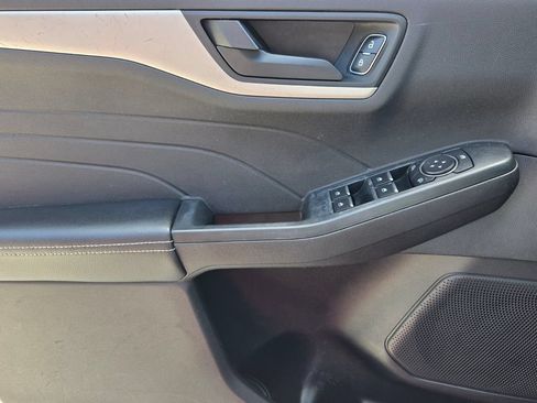 Used 2022 Ford Escape SE w/ Convenience Package FWD image 27