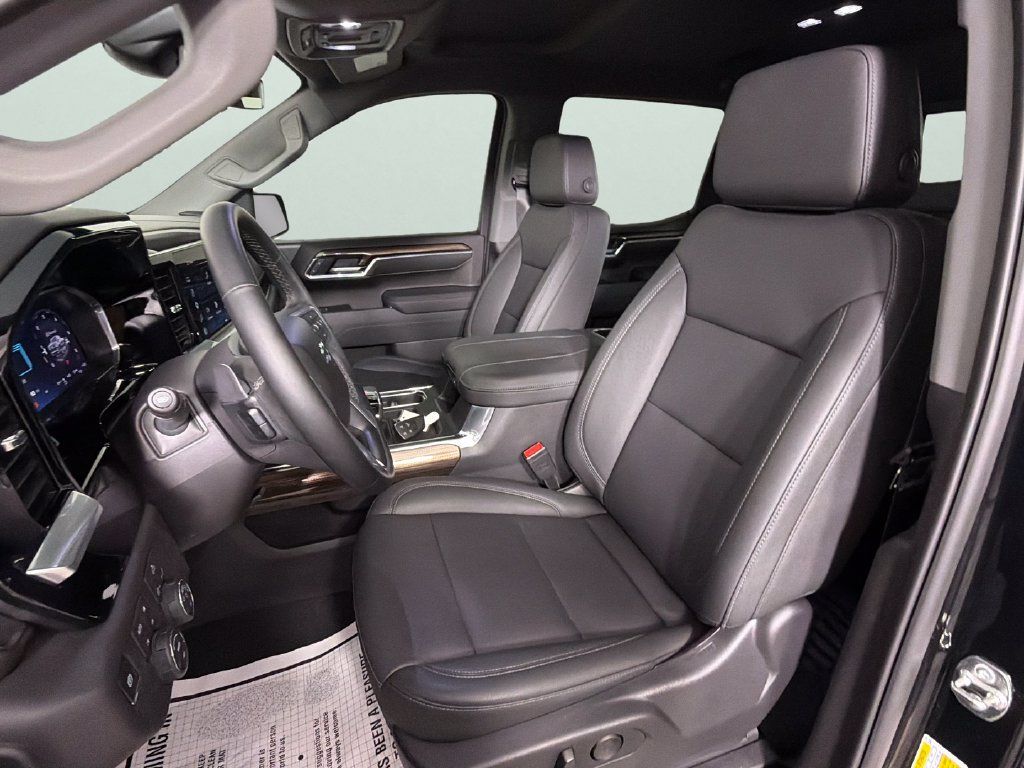 Certified 2026 Chevrolet Silverado 1500 RST w/ Convenience Package II AWD/4WD image 17