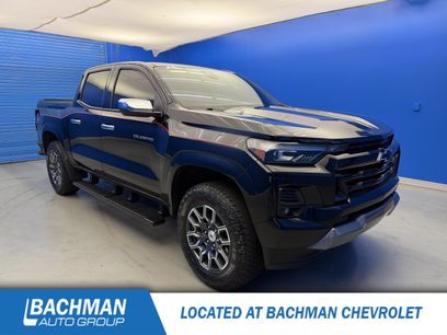 Used 2024 Chevrolet Colorado Z71 w/ Z71 Convenience Package 2