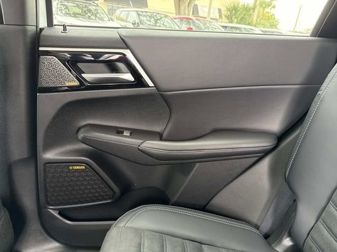 New 2026 Mitsubishi Outlander SE FWD image 15