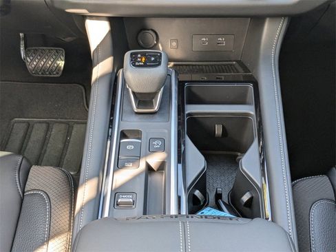 New 2025 Nissan Pathfinder SL w/ Black Appearance Package image 21