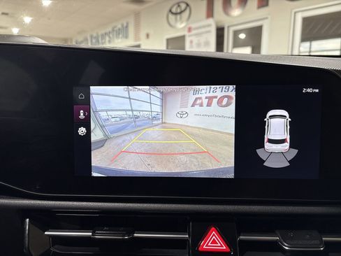 Used 2023 Kia Niro EX image 18