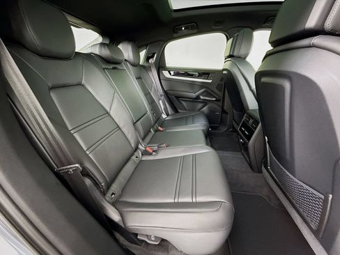 New 2026 Porsche Cayenne Coupe AWD/4WD image 31