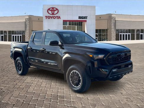Used 2024 Toyota Tacoma TRD Off-Road image 6