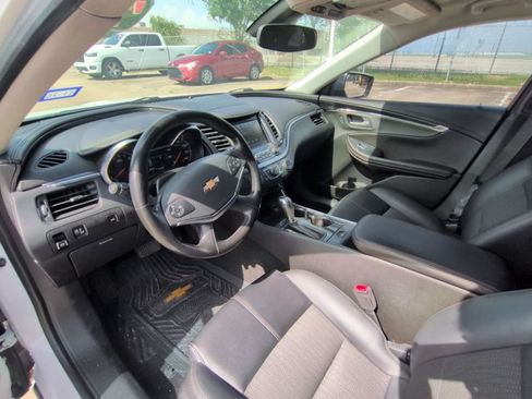 Used 2019 Chevrolet Impala LT FWD image 10