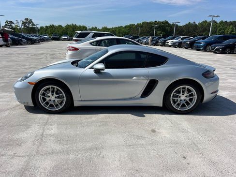 Used 2018 Porsche 718 Cayman RWD image 8
