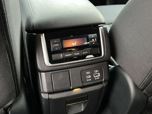 Certified 2024 Subaru Ascent Premium w/ Convenience Package image 24