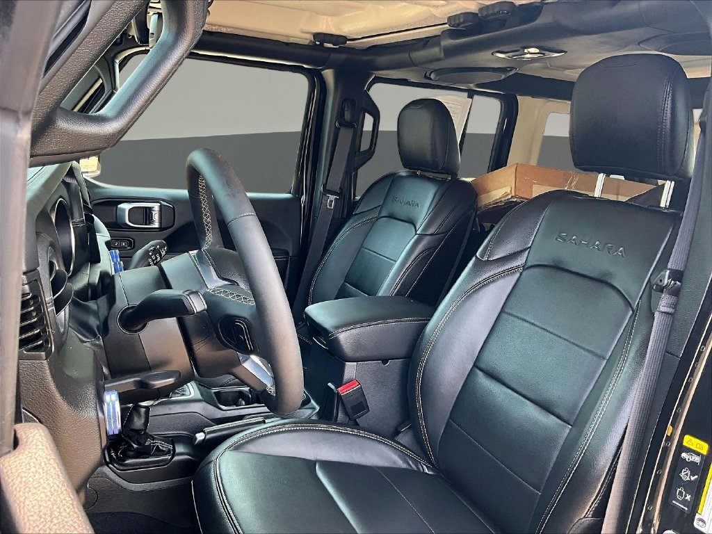 Used 2023 Jeep Wrangler Unlimited Sahara w/ Dual Top Group AWD/4WD image 24