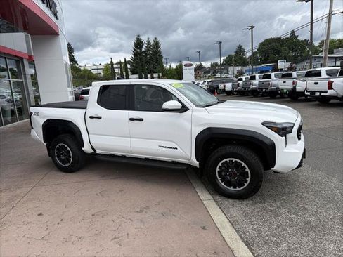 Certified 2024 Toyota Tacoma TRD Off-Road w/ TRD Off Road Upgrade Package AWD/4WD image 9