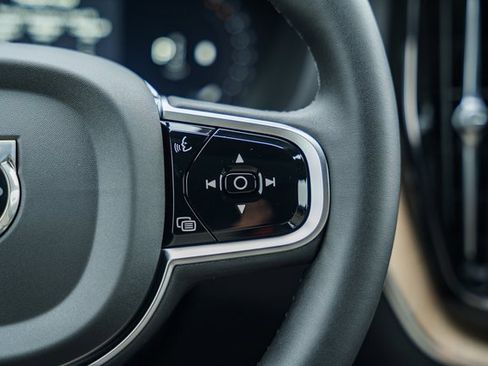 New 2026 Volvo XC60 B5 Plus w/ Protection Package Premier image 25