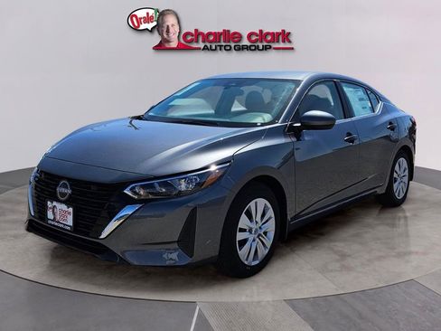 Used 2025 Nissan Sentra S image 1