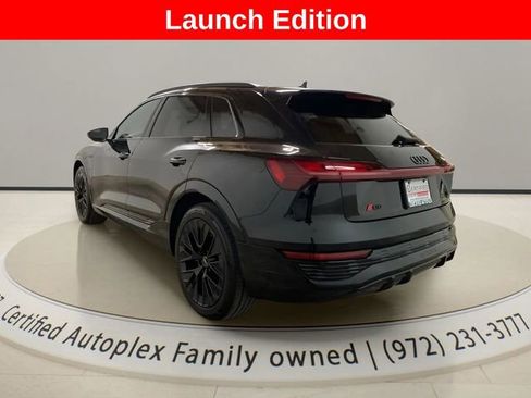 Used 2024 Audi Q8 e-tron Prestige w/ Prestige Package image 2