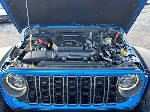Used 2024 Jeep Wrangler Unlimited Rubicon 4xe AWD/4WD image 33