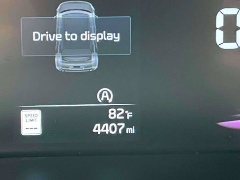Certified 2025 Kia Soul LX w/ LX Technology Package FWD image 25