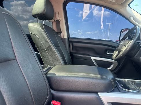 Used 2020 Nissan Titan SL w/ Moonroof Package RWD image 30