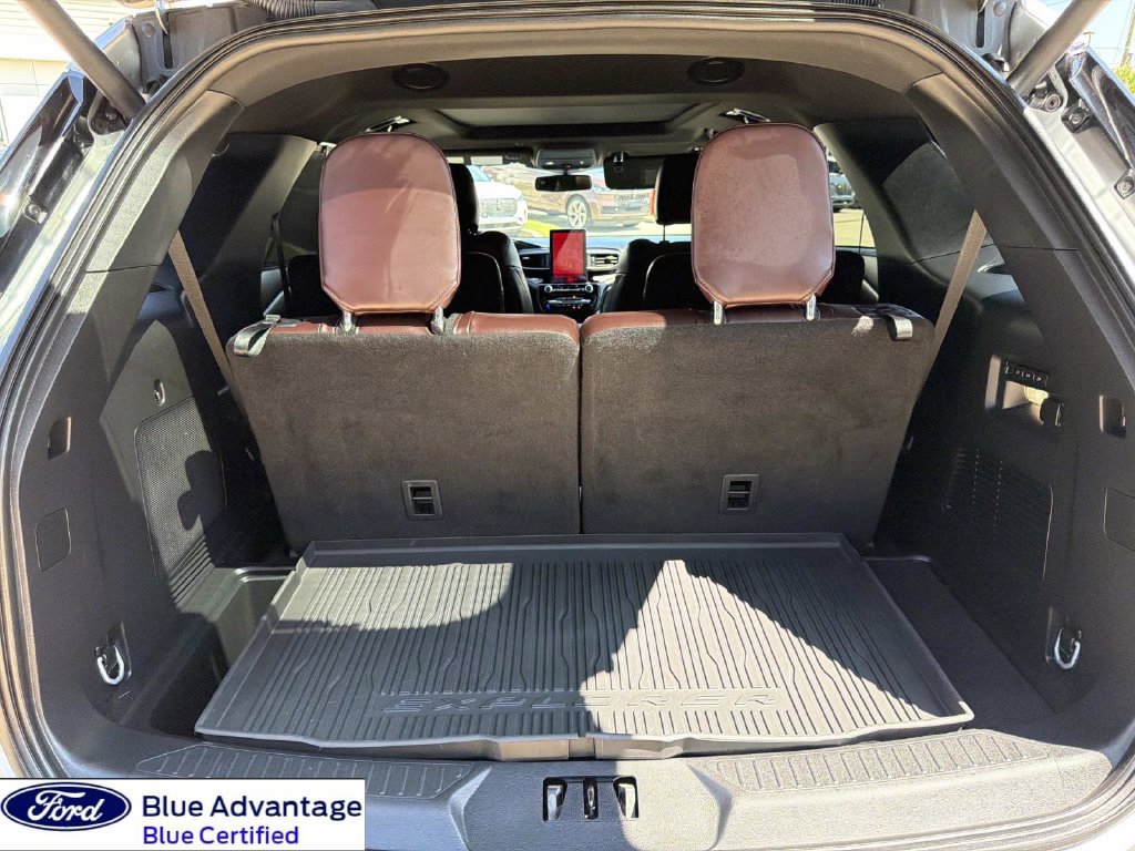 Certified 2023 Ford Explorer Platinum w/ Technology Package AWD/4WD image 11