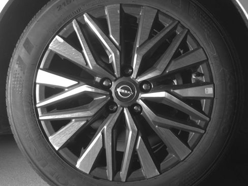Used 2025 Nissan Altima 2.5 SV FWD image 16