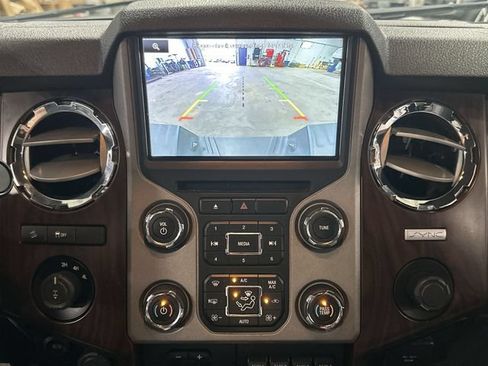 Used 2016 Ford F250 Lariat w/ Lariat Ultimate Package AWD/4WD image 29