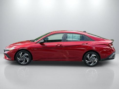 Used 2025 Hyundai Elantra Sport FWD image 4
