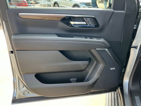 New 2026 Chevrolet Suburban High Country image 15