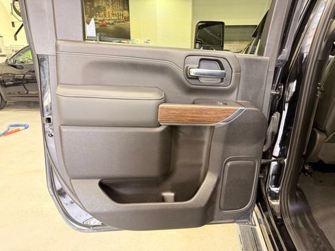 Used 2022 Chevrolet Silverado 3500 High Country w/ Z71 Off-Road Package AWD/4WD image 19