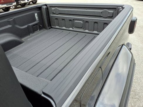 New 2025 Jeep Gladiator Sport image 6