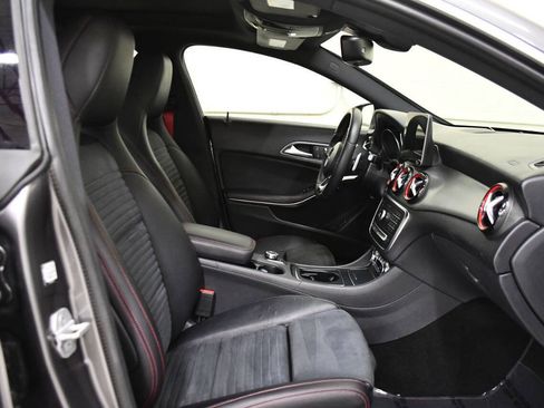 Used 2018 Mercedes-Benz CLA 250 image 12