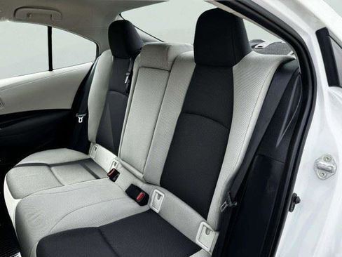 Used 2023 Toyota Corolla LE FWD image 38