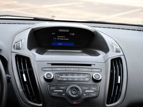 Used 2017 Ford Escape SE w/ SE Sport Appearance Package FWD image 22