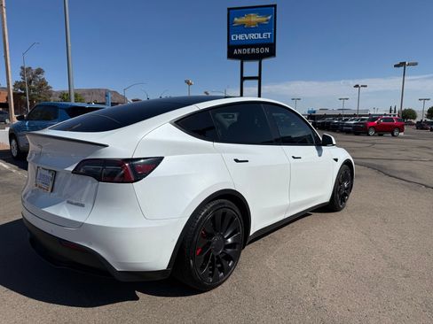 Used 2022 Tesla Model Y Performance AWD/4WD image 6