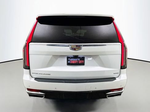 Used 2023 Cadillac Escalade ESV Premium Luxury image 9