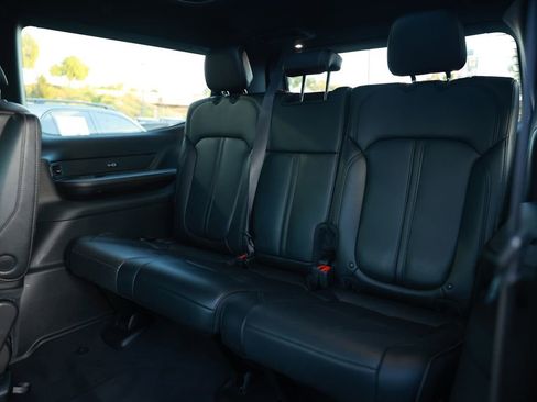 Used 2024 Jeep Wagoneer Series II RWD image 37