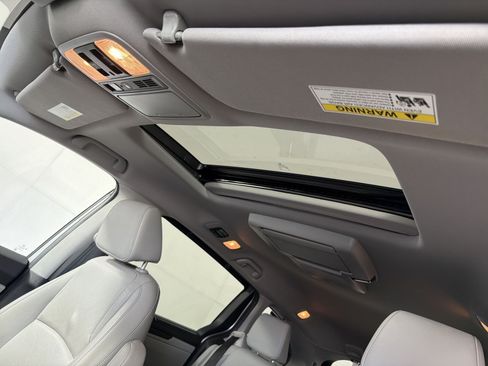 Used 2024 Honda Odyssey Touring image 23