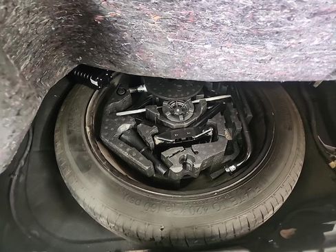 Used 2018 Volvo XC90 T6 Momentum w/ Convenience Package image 7