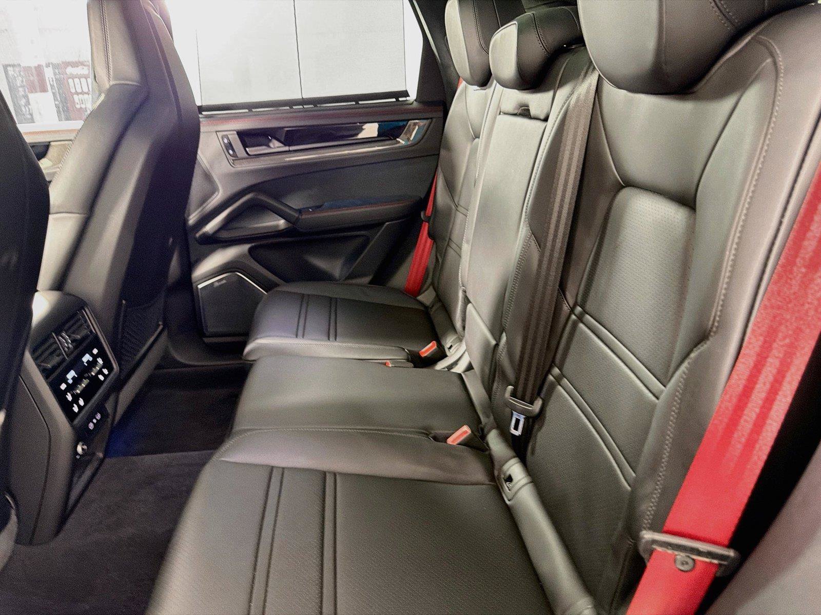 Certified 2026 Porsche Cayenne GTS AWD/4WD image 26