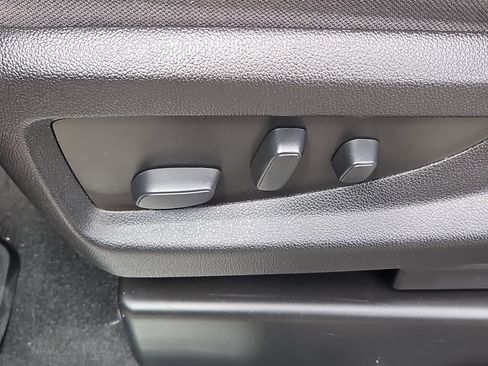 Certified 2019 Chevrolet Silverado 1500 LT w/ All Star Edition AWD/4WD image 19